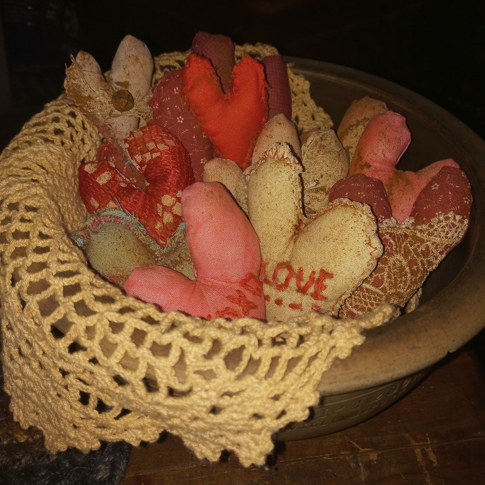 Primitive Valentine's Heart Bowl fillers